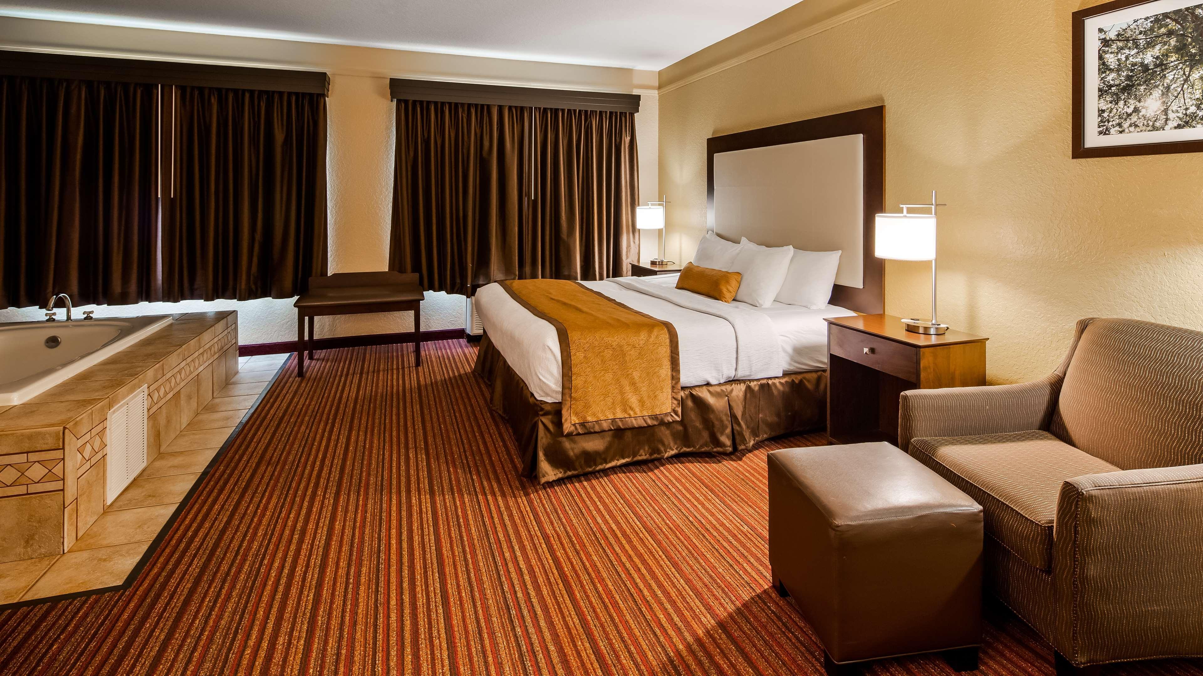 Best Western Plus Strawberry Inn & Suites Knoxville Eksteriør billede