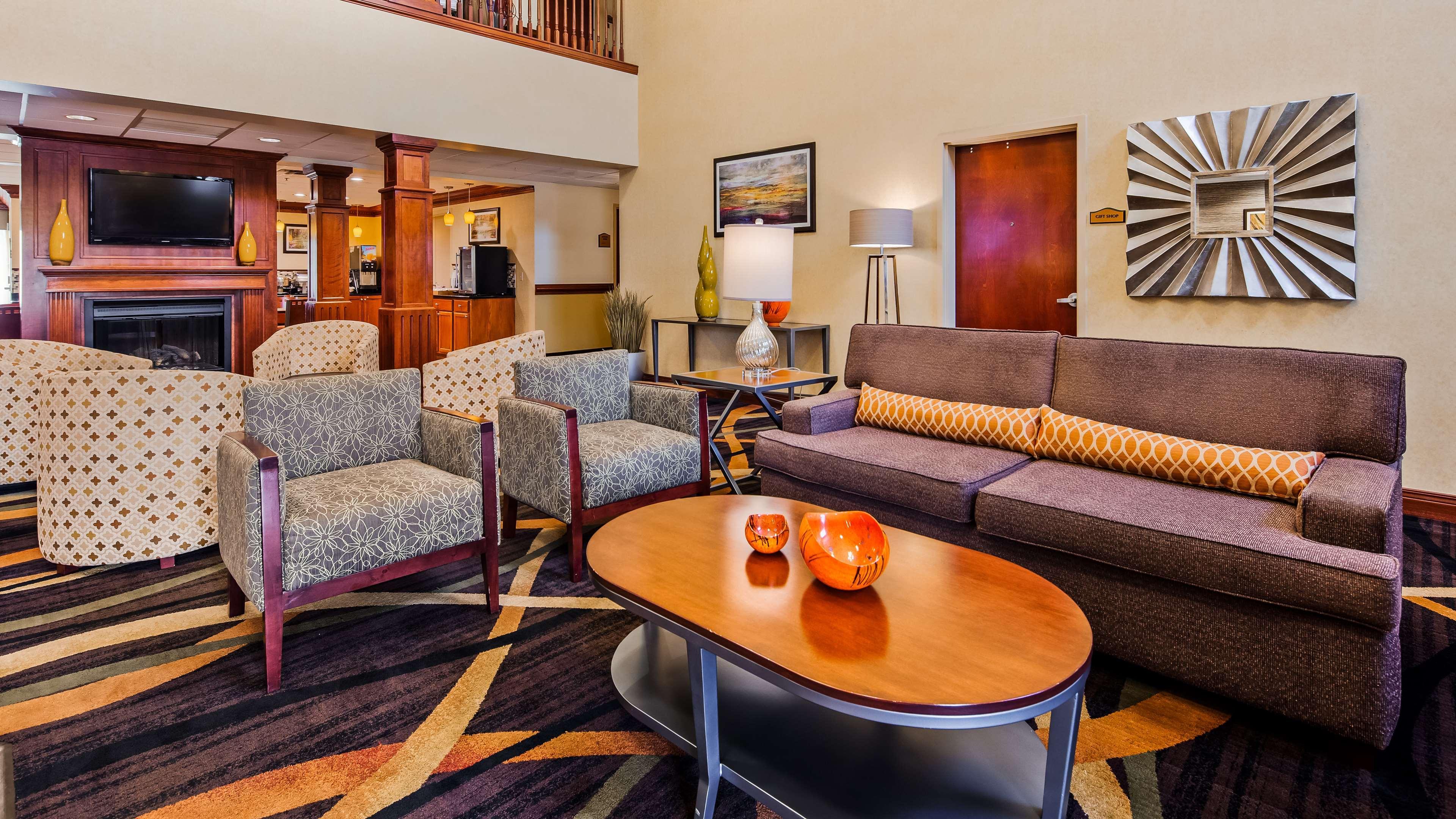 Best Western Plus Strawberry Inn & Suites Knoxville Eksteriør billede