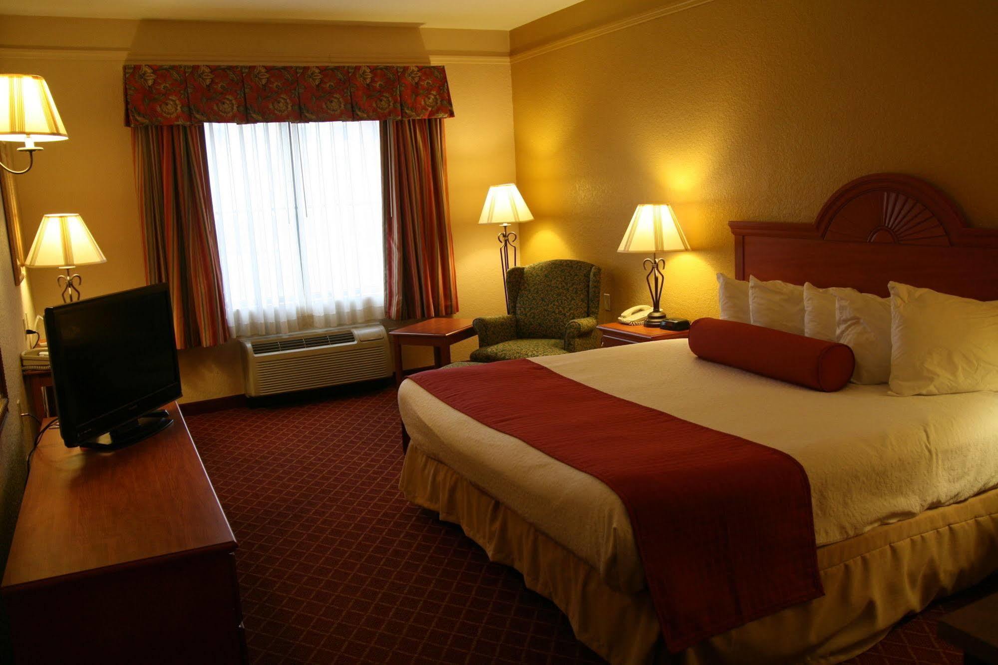 Best Western Plus Strawberry Inn & Suites Knoxville Eksteriør billede